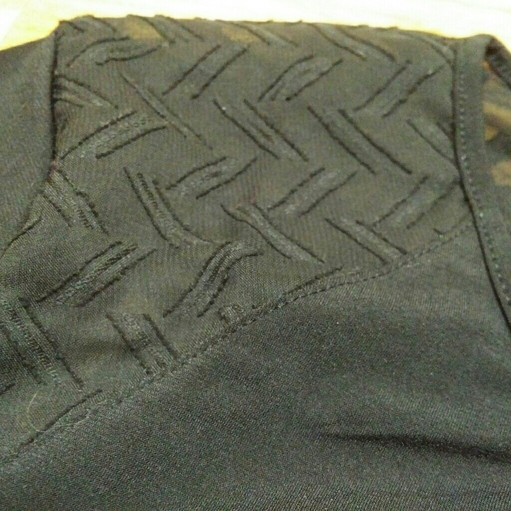 Ellen Tracy 3/4 Sleeve Black Keyhole Top NWT - Picture 7 of 8